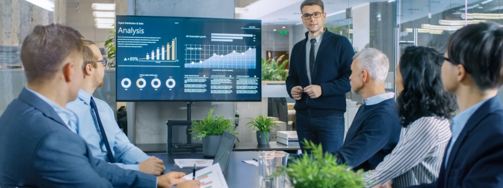 How to find and choose a broker: professional tips for investors — Photo 1